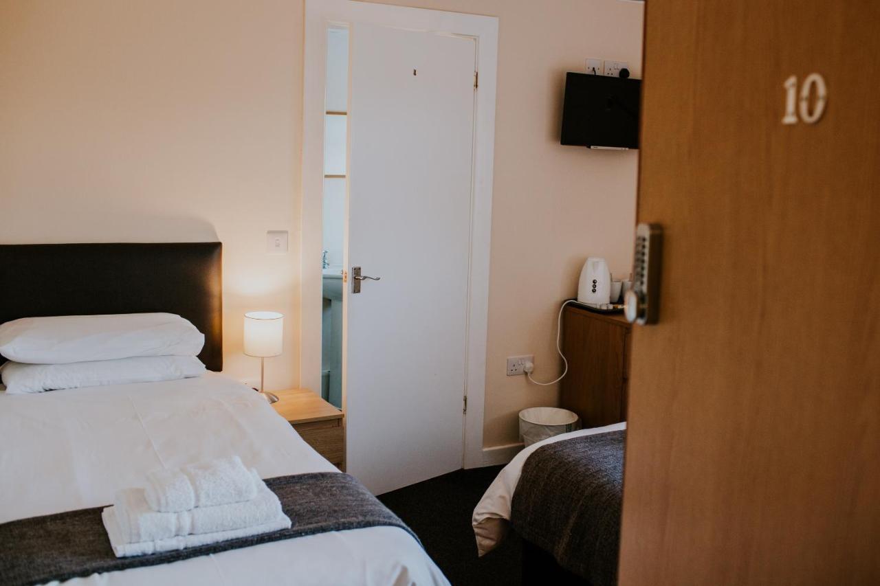 Uist Travel Accommodation Daliburgh  Екстер'єр фото
