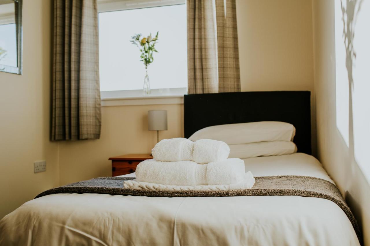 Uist Travel Accommodation Daliburgh  Екстер'єр фото