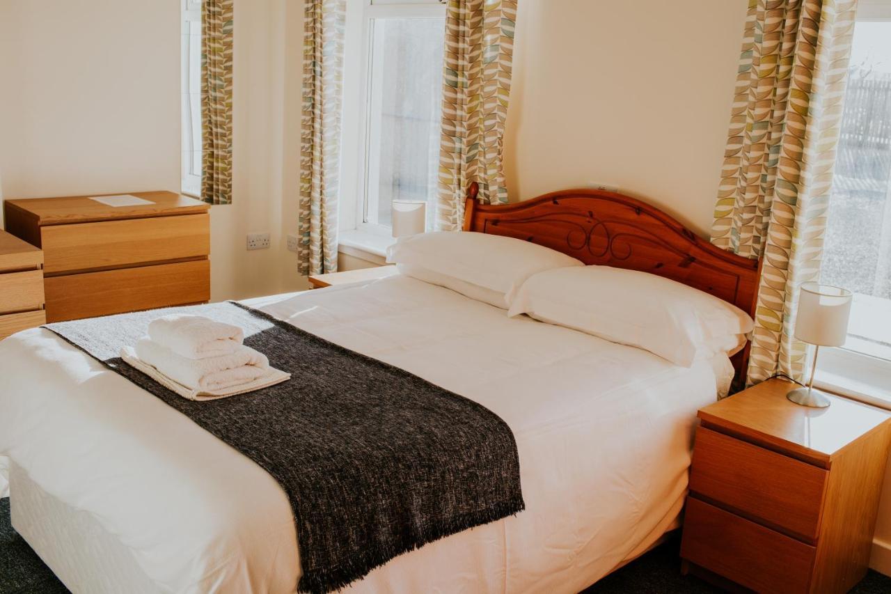 Uist Travel Accommodation Daliburgh  Екстер'єр фото